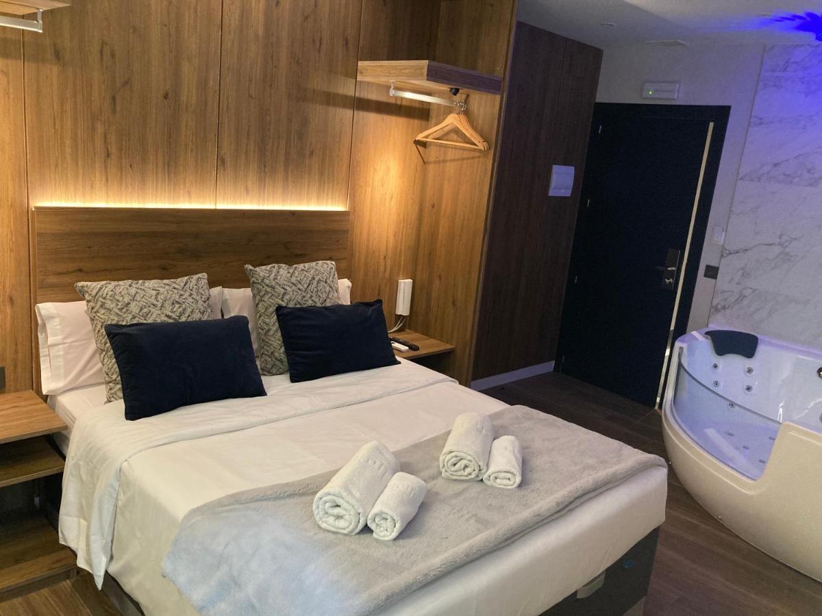 Daos Suites & Terrace Марбеля Екстериор снимка