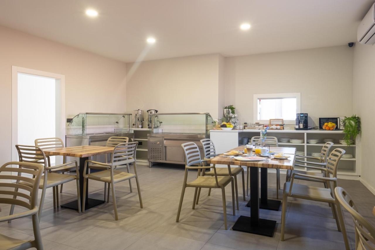 Daos Suites & Terrace Марбеля Екстериор снимка