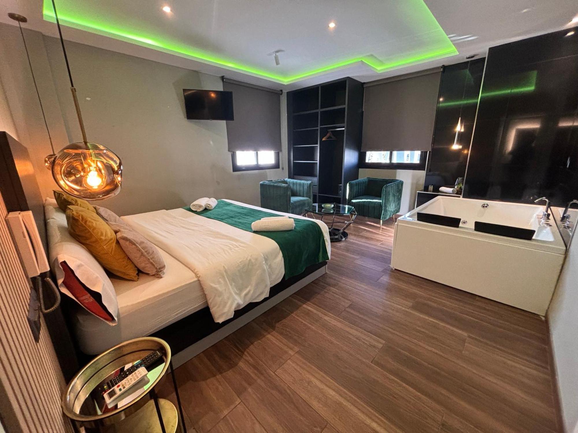 Daos Suites & Terrace Марбеля Екстериор снимка