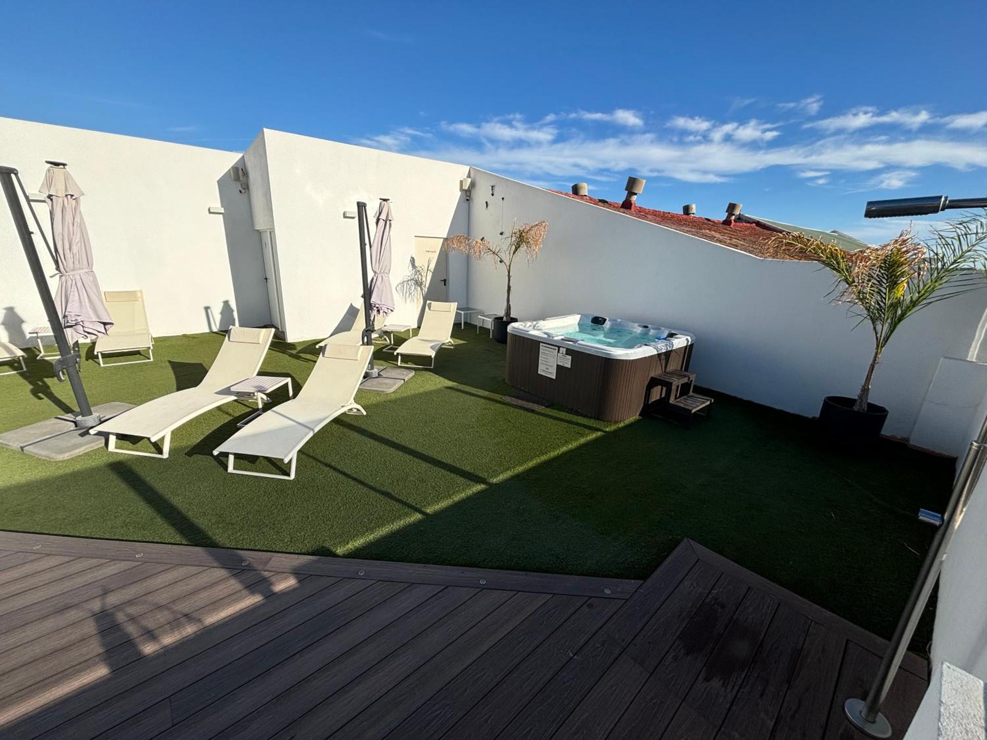 Daos Suites & Terrace Марбеля Екстериор снимка